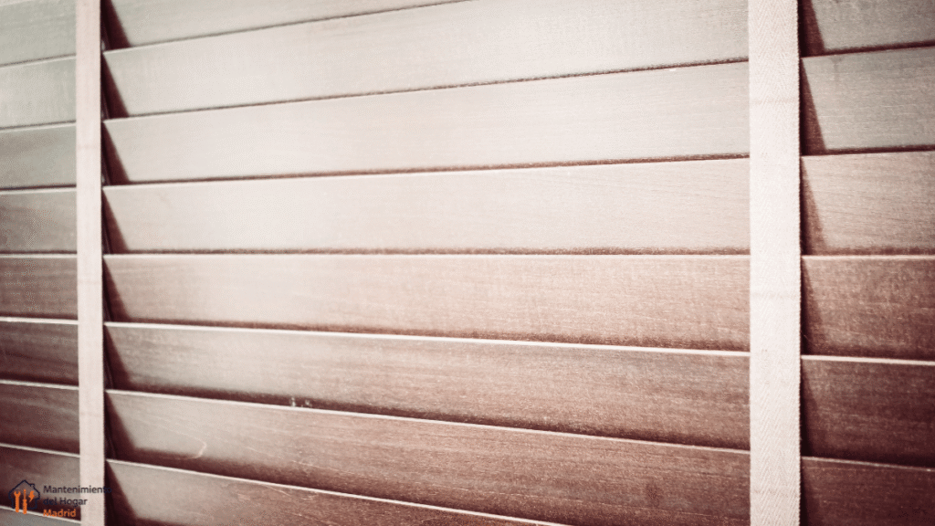 reparación persiana atascada