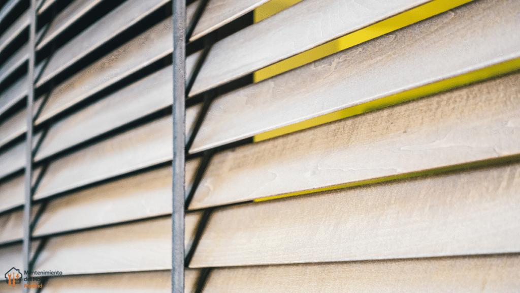 reparación persiana atascada